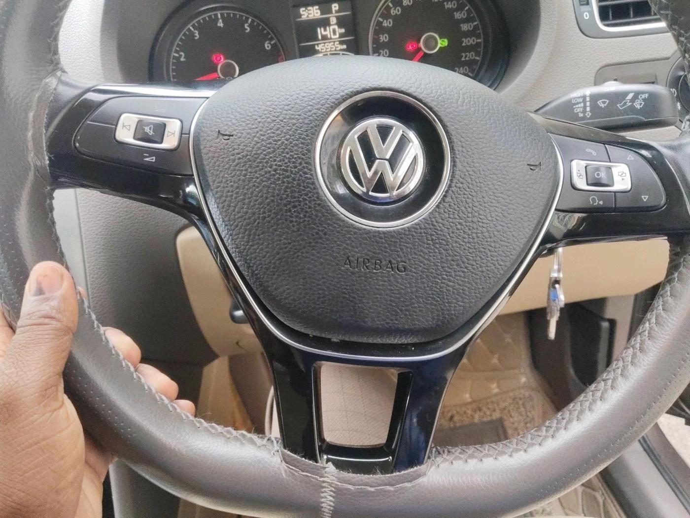 2017 Volkswagen Vento HIGHLINE PETROL AT, Petrol, Automatic, 45,956 km, interior