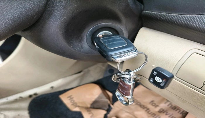 2014 Hyundai Verna FLUIDIC 1.6 VTVT SX AT, CNG, Automatic, 1,10,362 km, interior