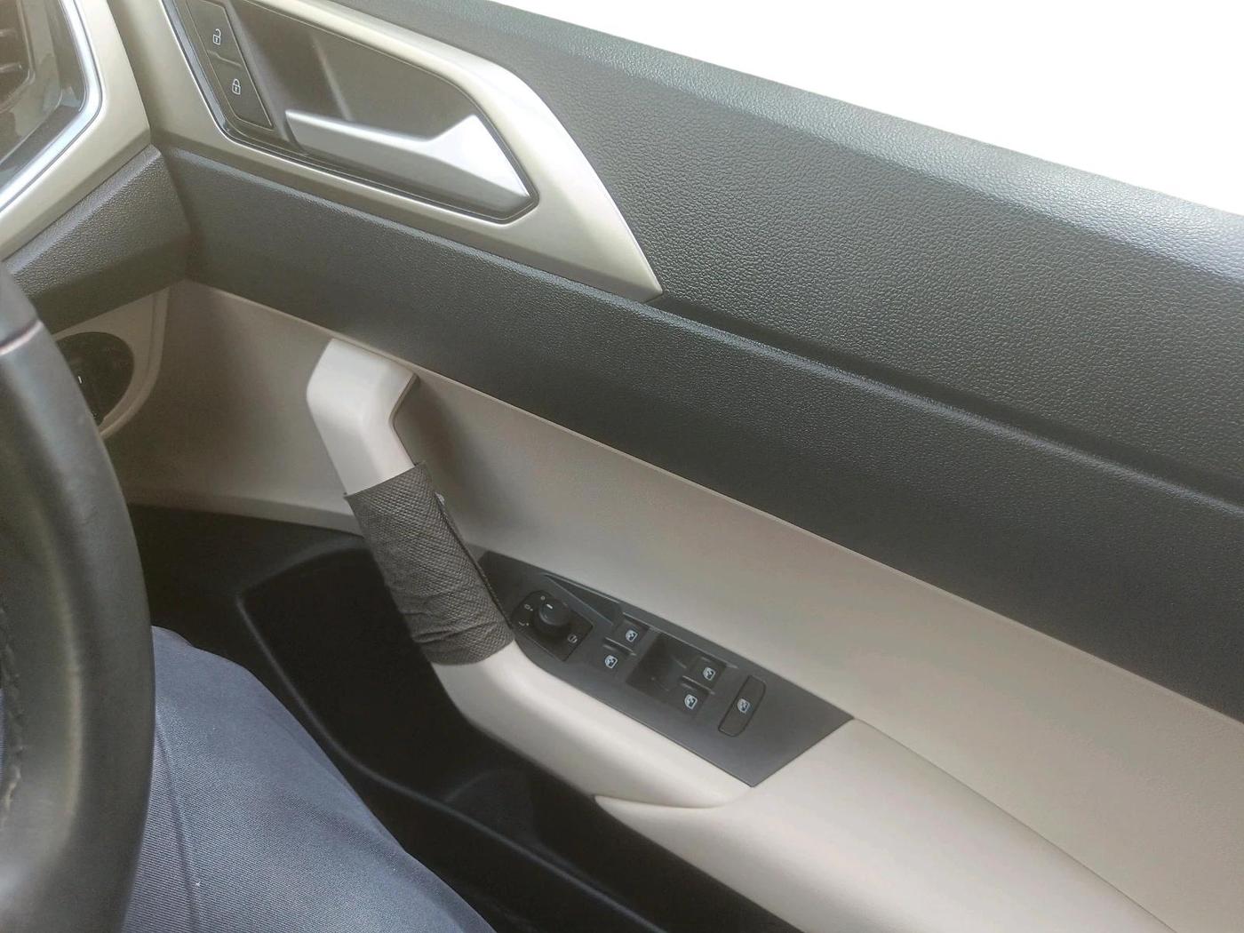 2022 Volkswagen VIRTUS TOPLINE TSI 1.0 AT, Petrol, Automatic, 7,046 km, interior