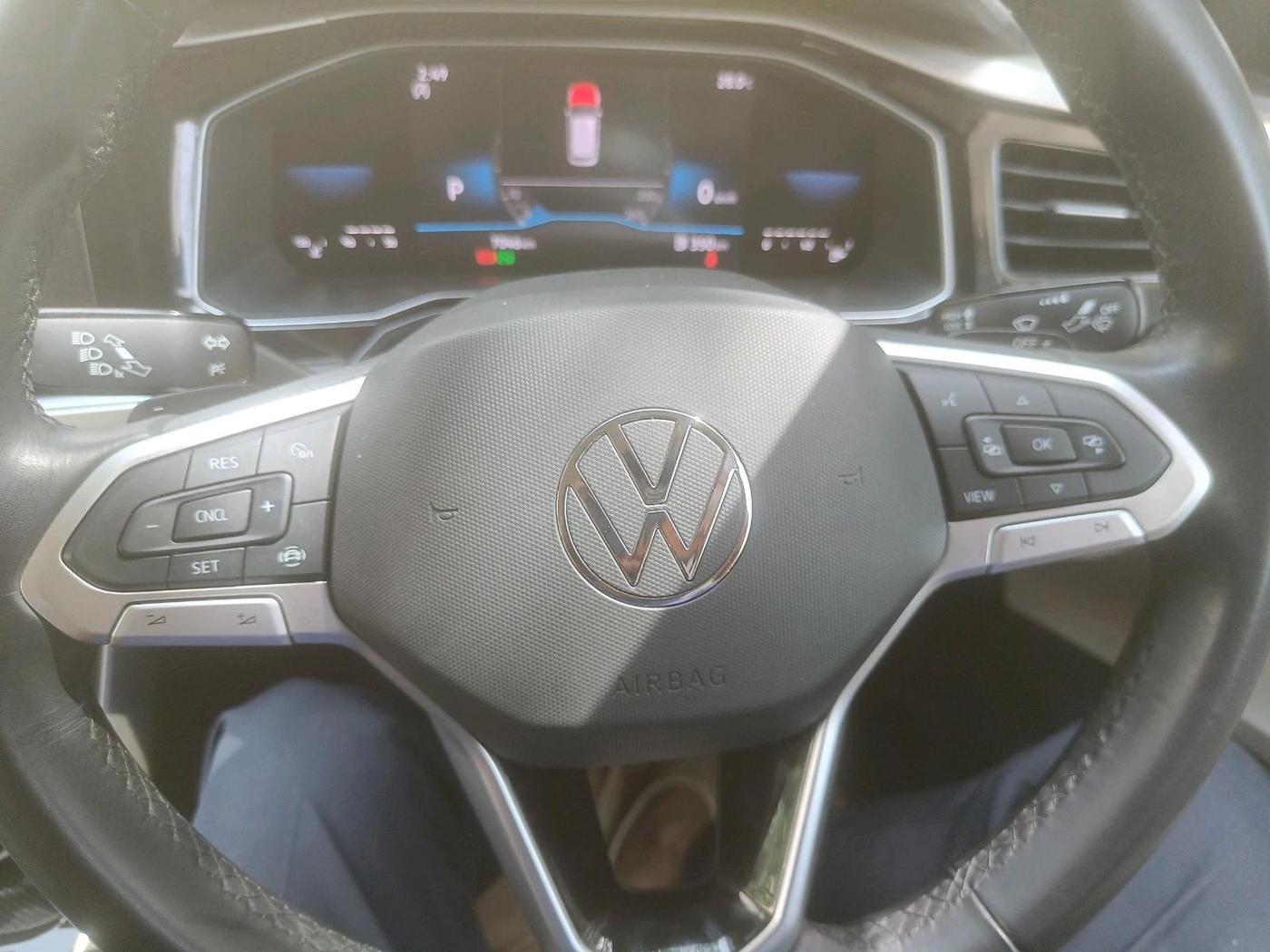 2022 Volkswagen VIRTUS TOPLINE TSI 1.0 AT, Petrol, Automatic, 7,046 km, interior