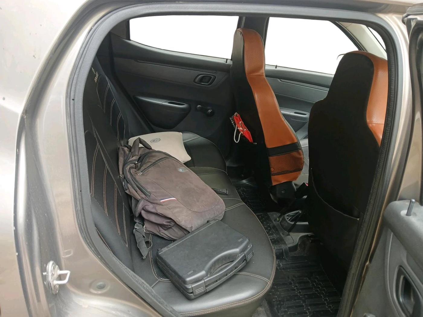 2016 Renault Kwid RXT 1.0 AMT, Petrol, Automatic, 40,499 km, interior