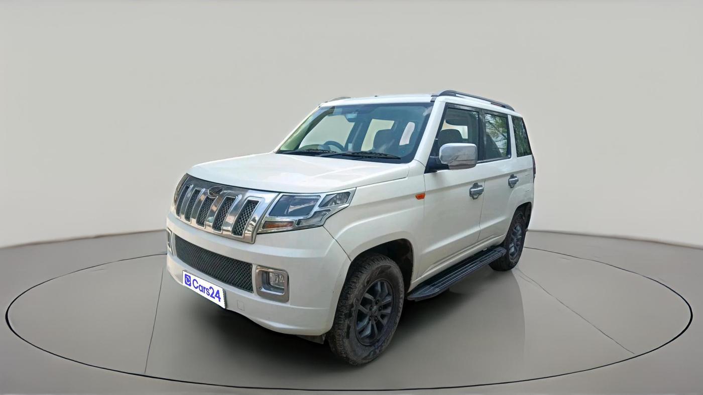 2017 Mahindra TUV300 T10 AMT, Diesel, Automatic, 1,04,842 km, exterior
