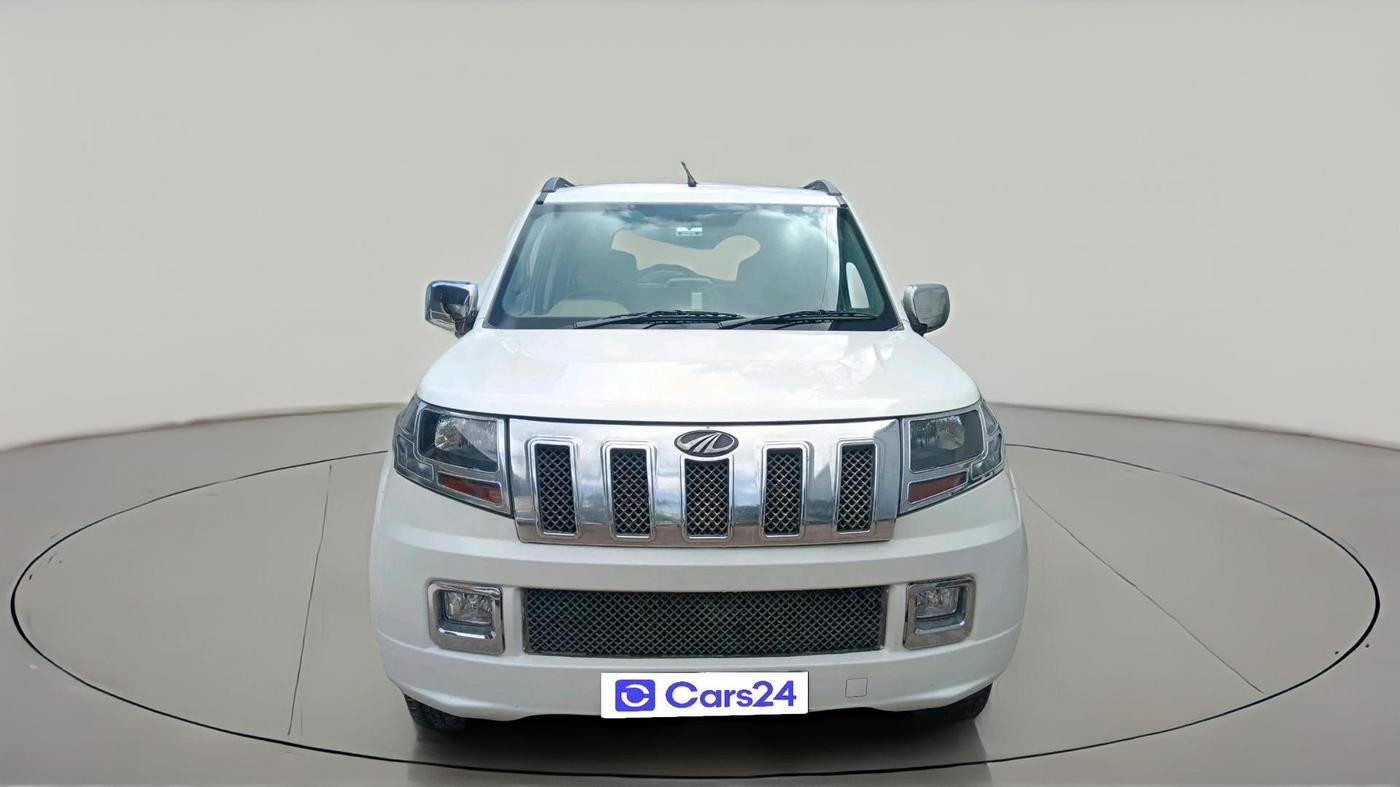 2017 Mahindra TUV300 T10 AMT, Diesel, Automatic, 1,04,842 km, exterior