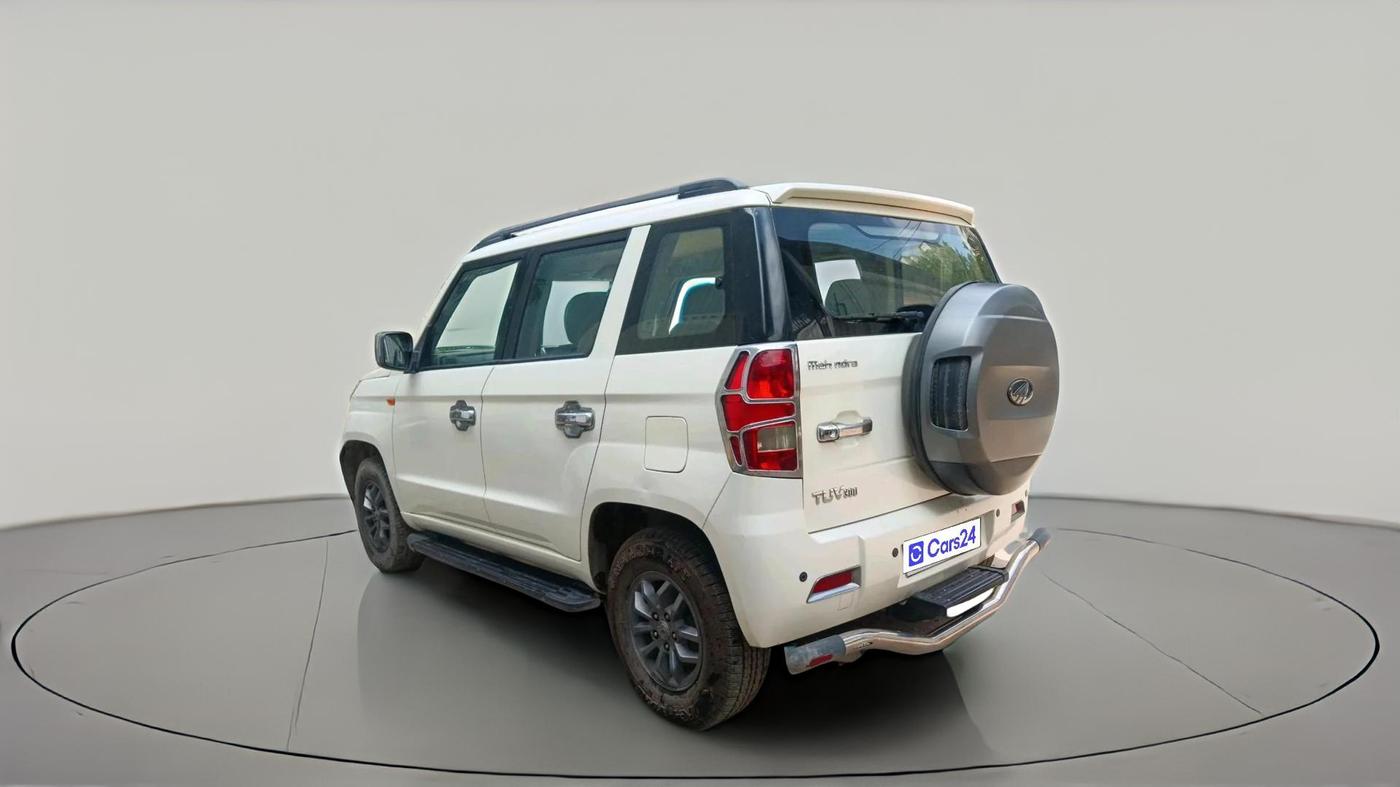 2017 Mahindra TUV300 T10 AMT, Diesel, Automatic, 1,04,842 km, exterior