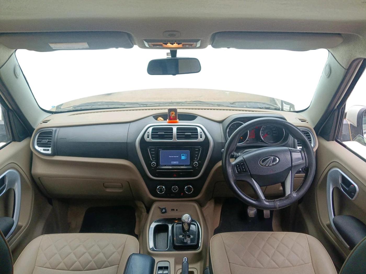 2017 Mahindra TUV300 T10 AMT, Diesel, Automatic, 1,04,842 km, interior