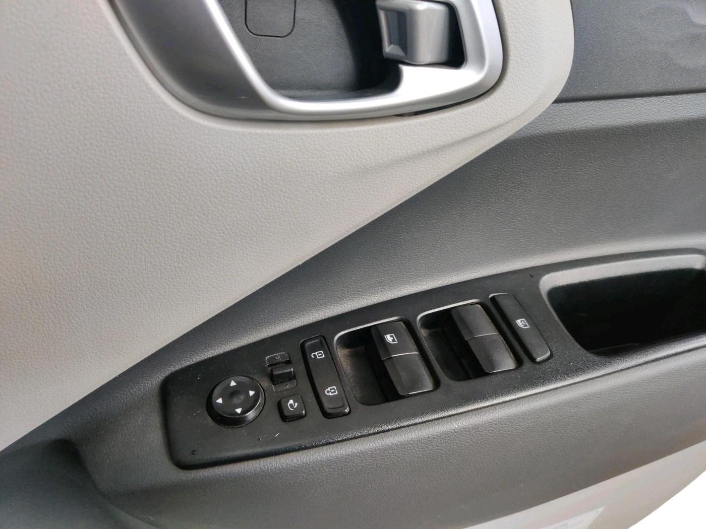 2023 Hyundai AURA SX 1.2 CNG, CNG, Manual, 25,721 km, interior