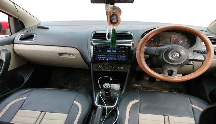 2011 Volkswagen Polo HIGHLINE1.2L, CNG, Manual, 83,200 km, interior