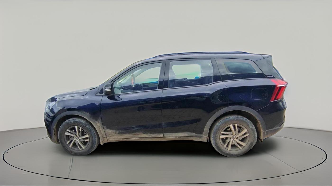 2025 Mahindra XUV700 AX5 Petrol AT 7 STR, Petrol, Automatic, 2,102 km, exterior
