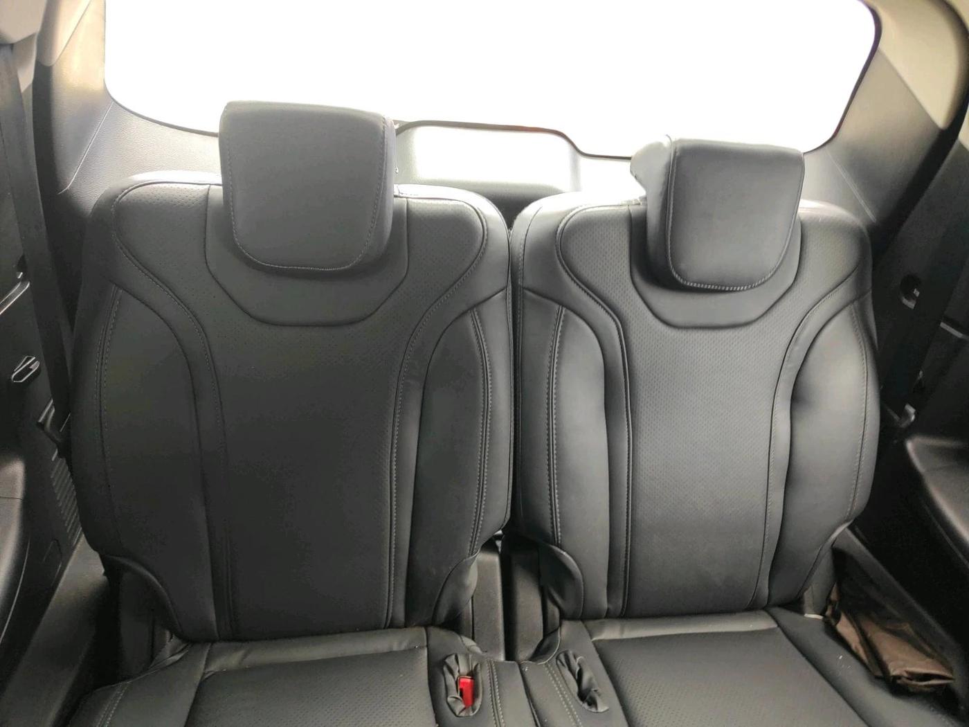 2025 Mahindra XUV700 AX5 Petrol AT 7 STR, Petrol, Automatic, 2,102 km, interior