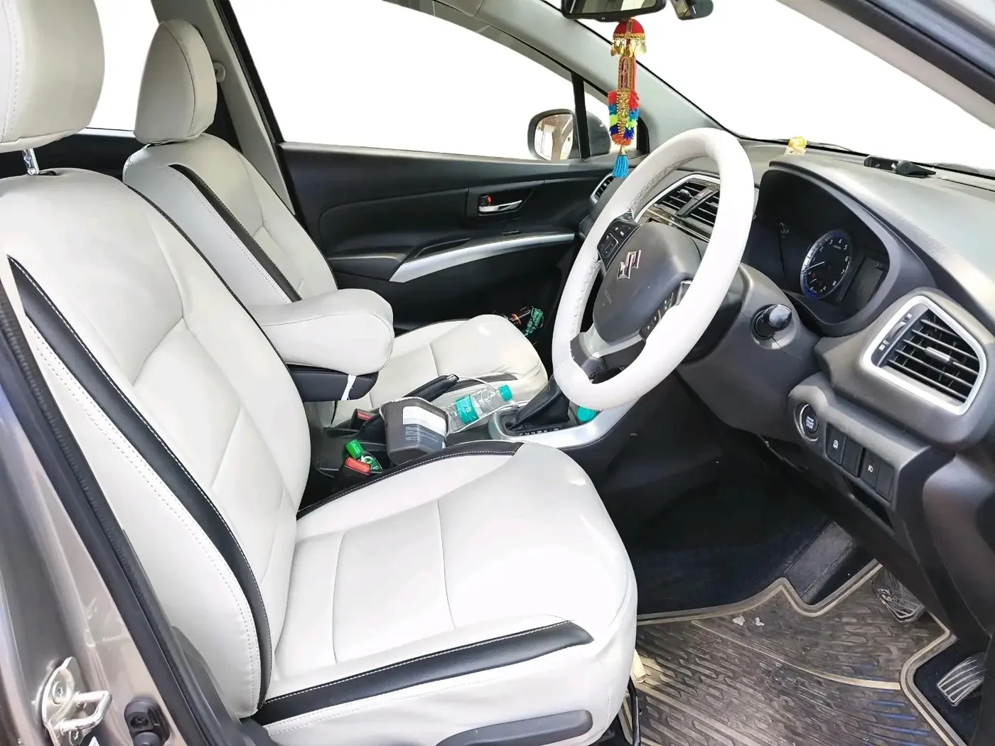 2022 Maruti S Cross ALPHA AT1.5, Petrol, Automatic, 16,817 km, interior