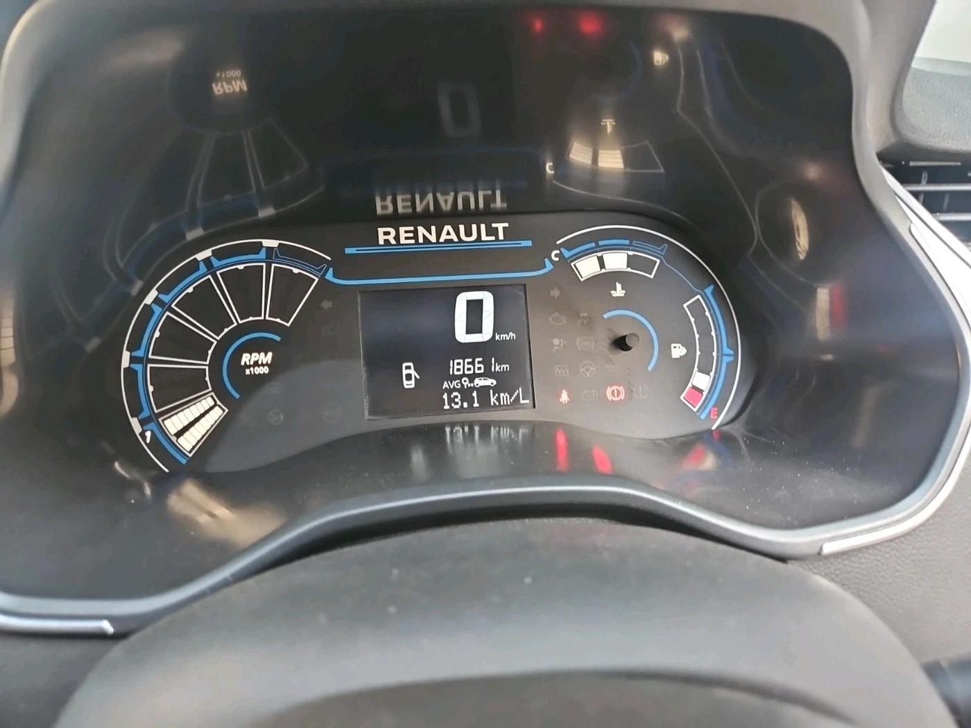 2022 Renault TRIBER RXZ, Petrol, Manual, 18,661 km, interior