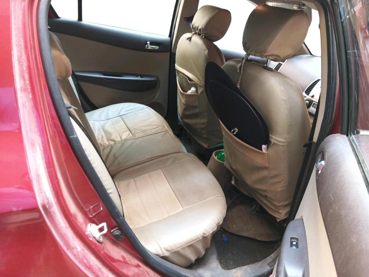 2011 Hyundai i20 ASTA 1.2, CNG, Manual, 1,16,000 km, interior