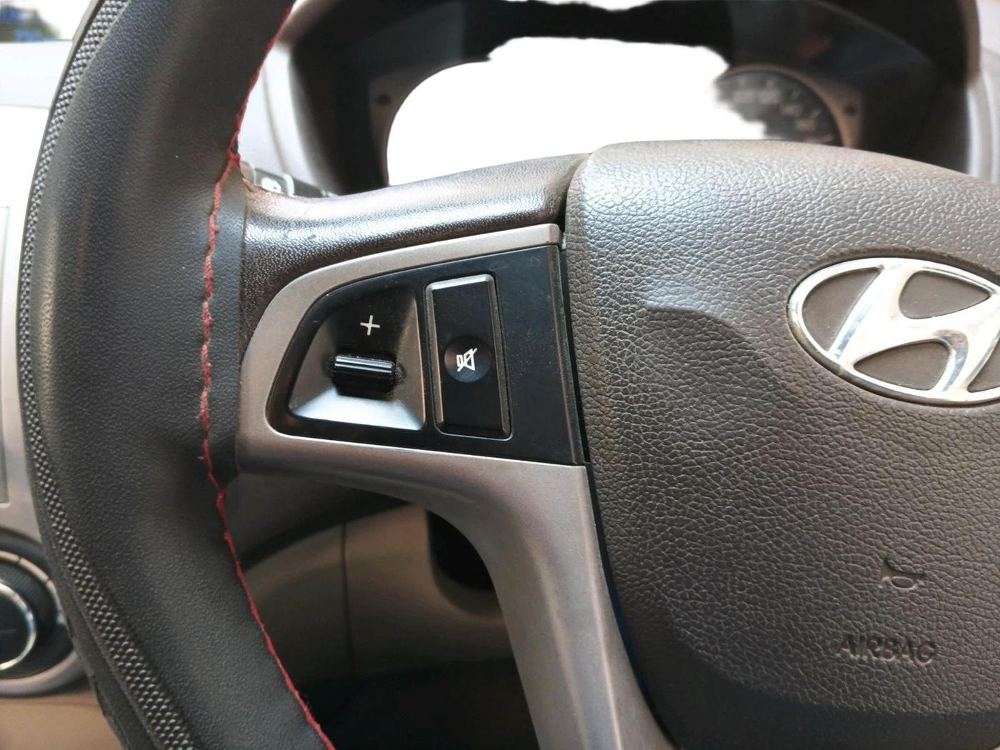 2011 Hyundai i20 ASTA 1.2, CNG, Manual, 1,16,000 km, interior