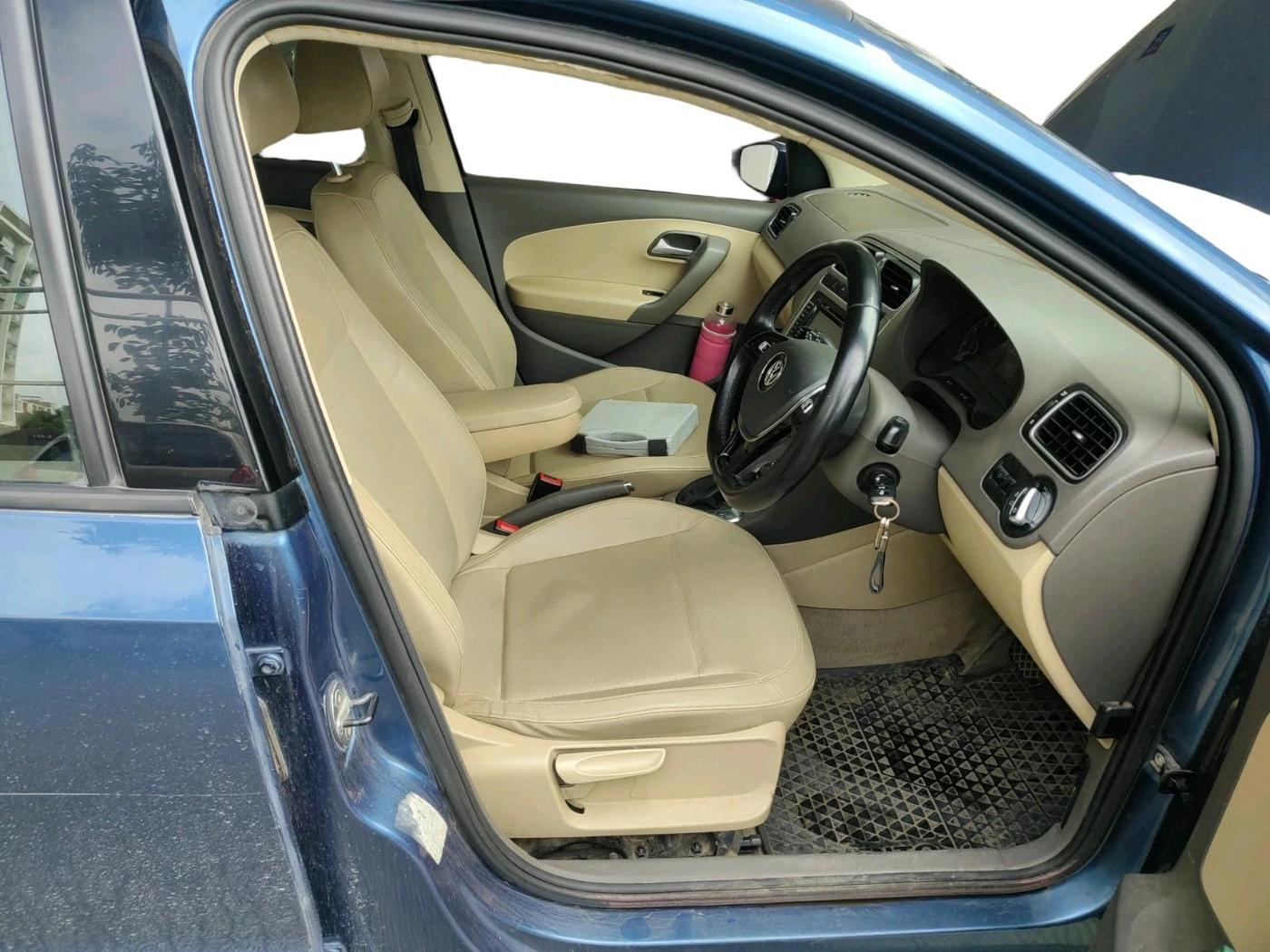 2016 Volkswagen Vento HIGHLINE PETROL AT, Petrol, Automatic, 84,200 km, interior