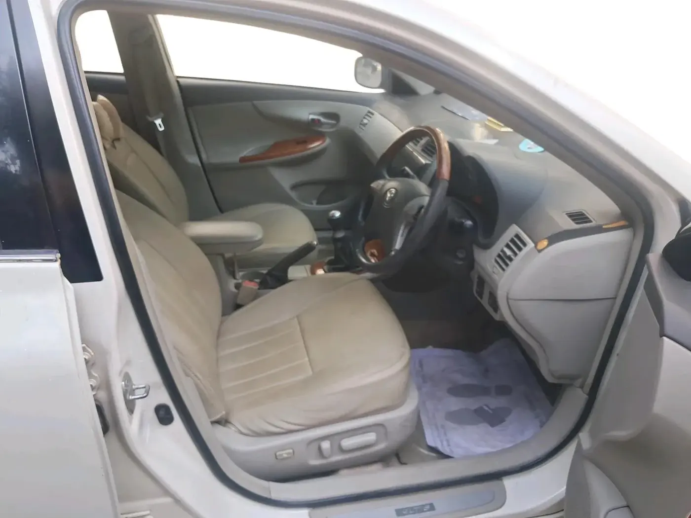 2009 Toyota Corolla Altis G PETROL, Petrol, Manual, 1,19,399 km, interior