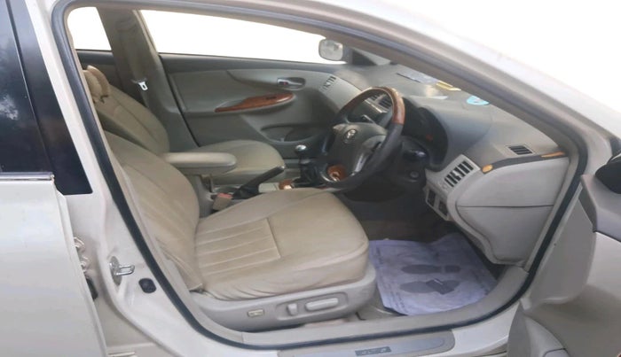 2009 Toyota Corolla Altis G PETROL, Petrol, Manual, 1,19,399 km, interior