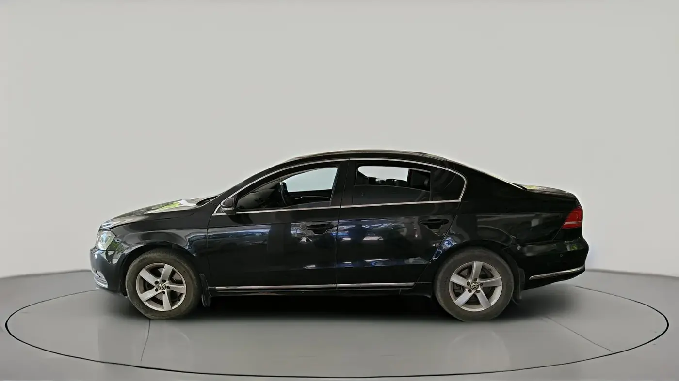 2011 Volkswagen Passat HIGHLINE DSG, Diesel, Automatic, 2,33,625 km, exterior