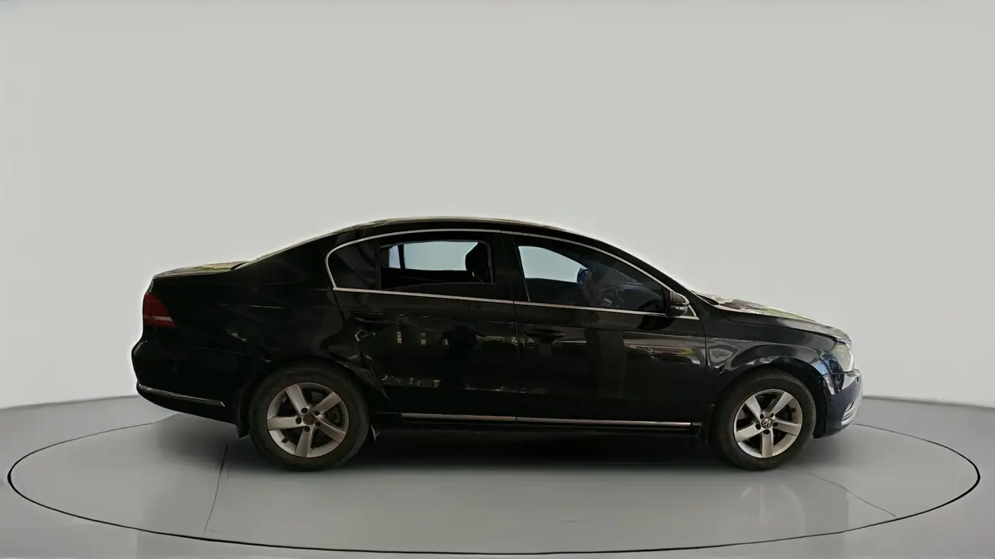 2011 Volkswagen Passat HIGHLINE DSG, Diesel, Automatic, 2,33,625 km, exterior
