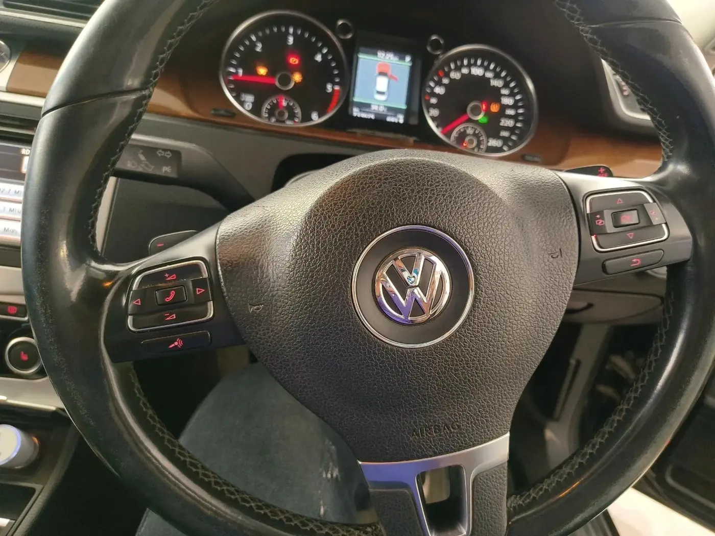 2011 Volkswagen Passat HIGHLINE DSG, Diesel, Automatic, 2,33,625 km, interior