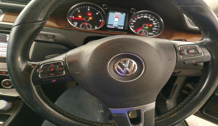 2011 Volkswagen Passat HIGHLINE DSG, Diesel, Automatic, 2,33,625 km, interior