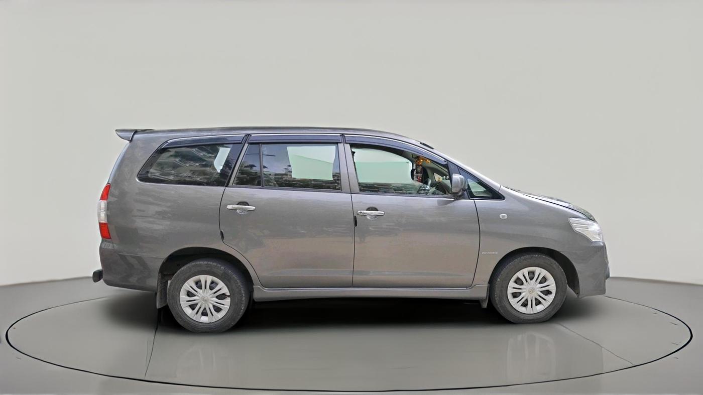 2012 Toyota Innova GX 2.5 7 STR, Diesel, Manual, 1,53,836 km, exterior