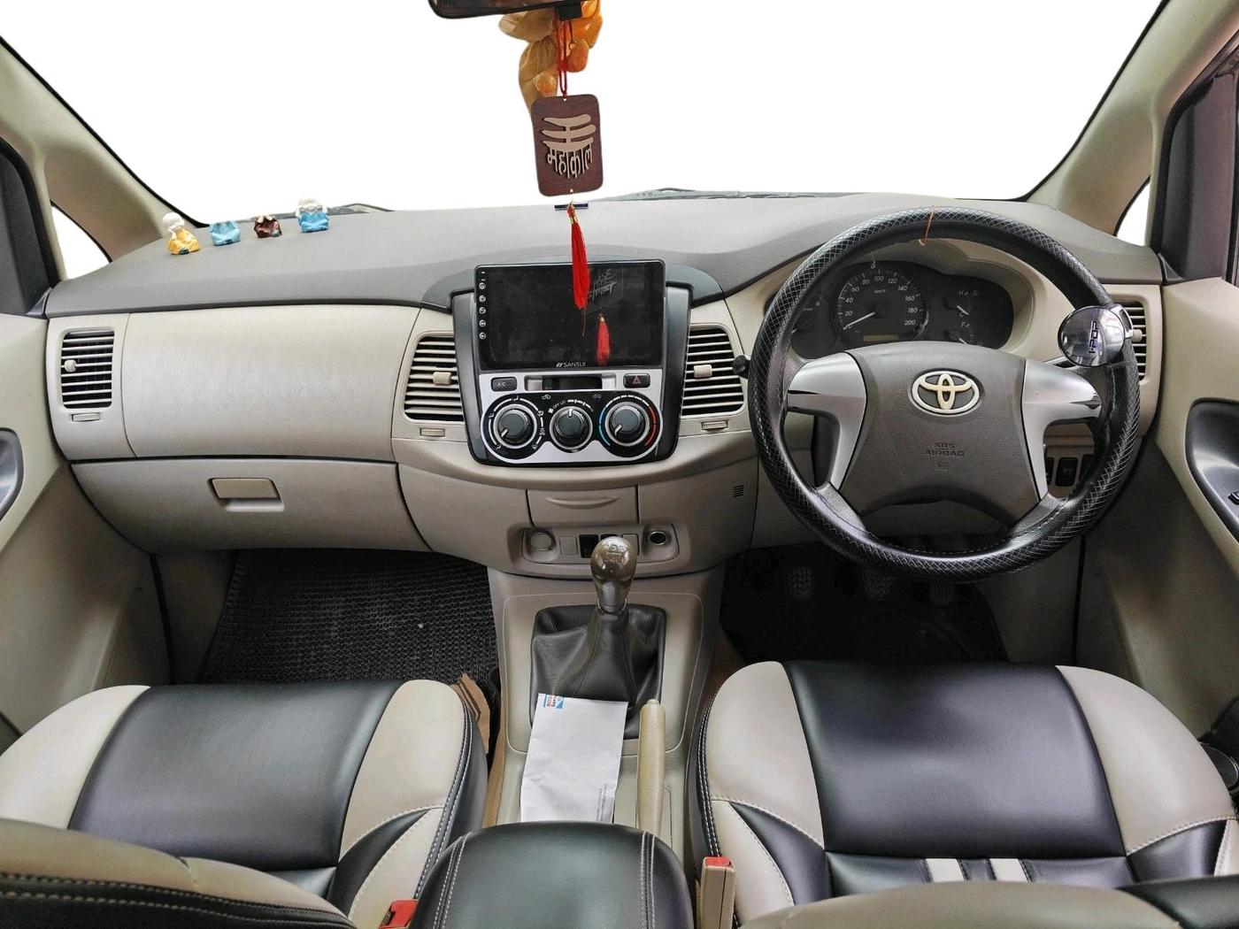 2012 Toyota Innova GX 2.5 7 STR, Diesel, Manual, 1,53,836 km, interior