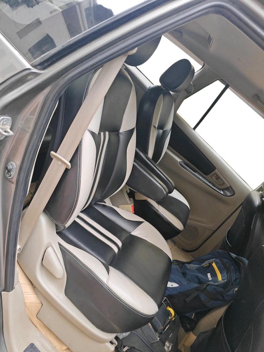 2012 Toyota Innova GX 2.5 7 STR, Diesel, Manual, 1,53,836 km, interior