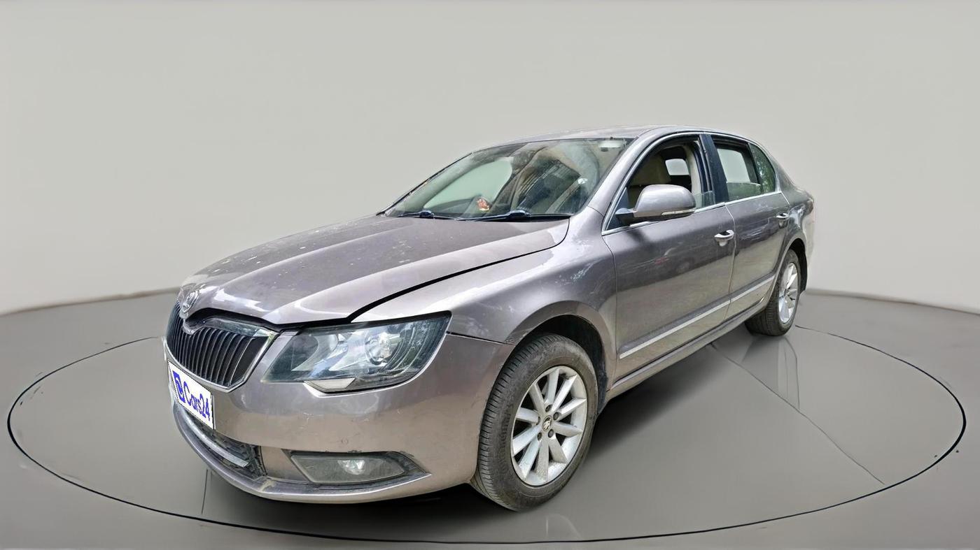 2014 Skoda Superb ELEGANCE 2.0 TDI CR AT, Diesel, Automatic, 1,39,639 km, exterior