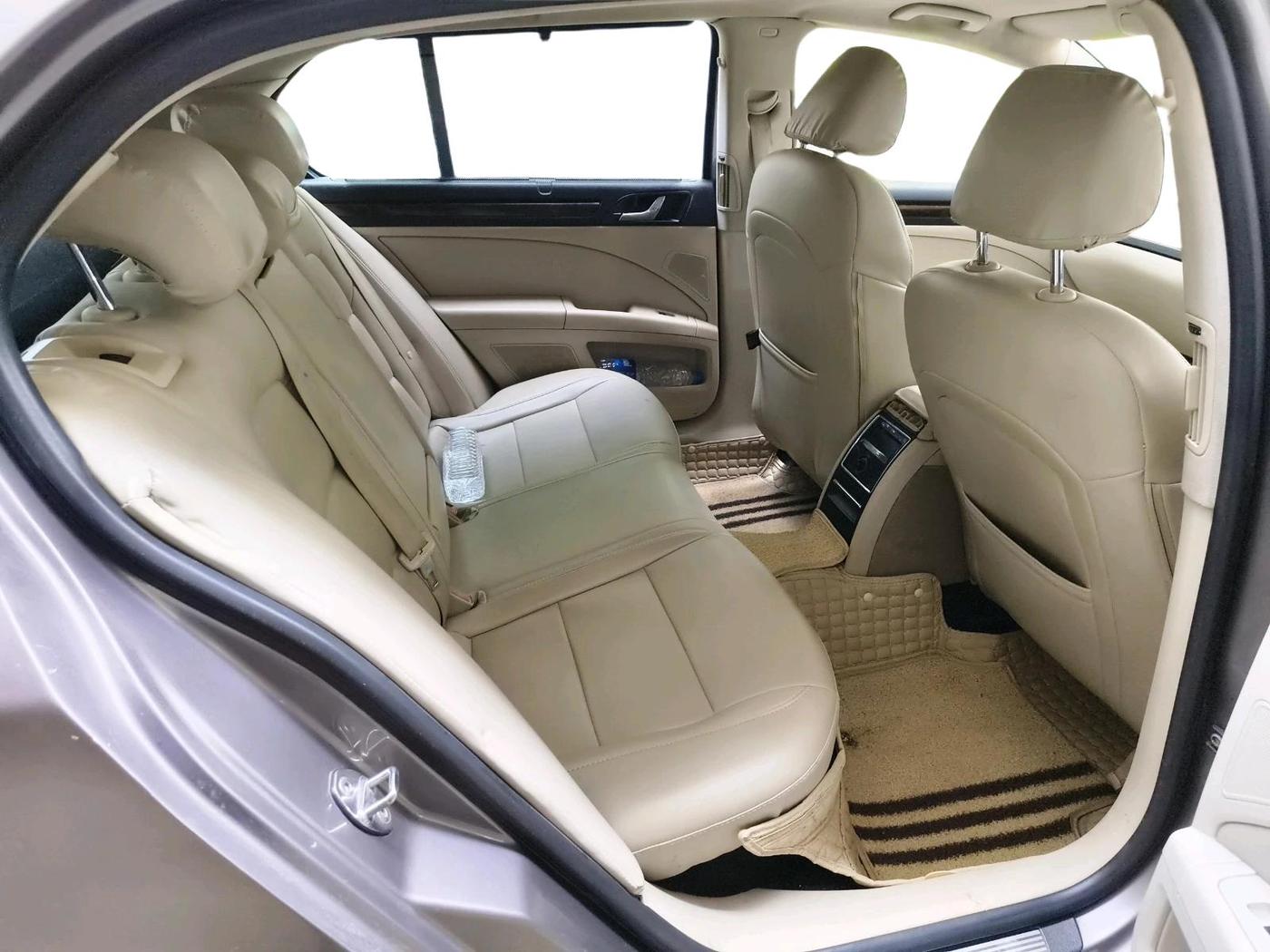 2014 Skoda Superb ELEGANCE 2.0 TDI CR AT, Diesel, Automatic, 1,39,639 km, interior
