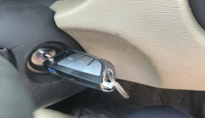 2013 Renault Duster 85 PS RXL DIESEL, Diesel, Manual, 3,23,171 km, interior