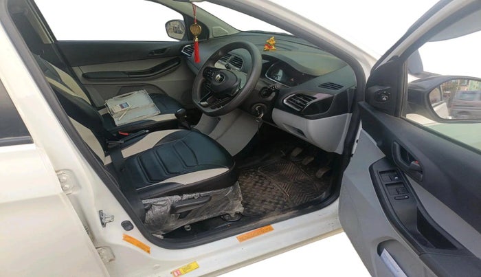 2024 Tata Tiago XT CNG, CNG, Manual, 17,648 km, interior