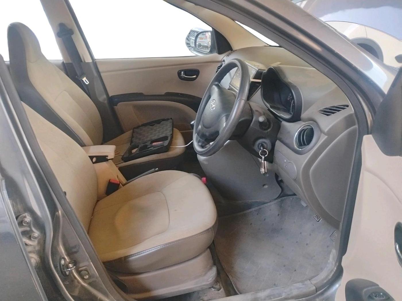 2012 Hyundai i10 SPORTZ 1.2, Petrol, Manual, 81,142 km, interior