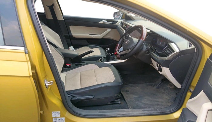 2022 Volkswagen VIRTUS TOPLINE TSI 1.0 MT, Petrol, Manual, 23,190 km, interior