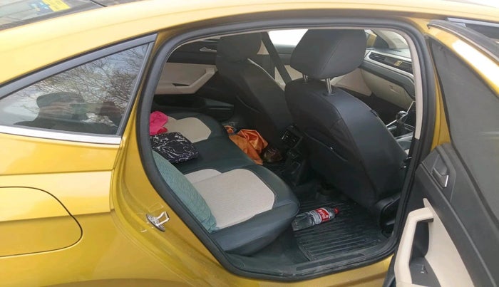 2022 Volkswagen VIRTUS TOPLINE TSI 1.0 MT, Petrol, Manual, 23,190 km, interior