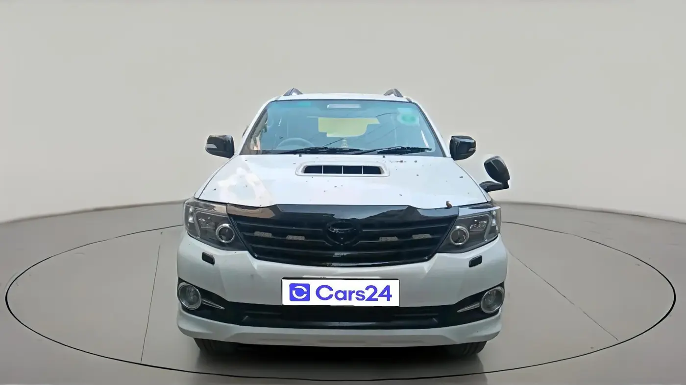 2011 Toyota Fortuner 3.0 4X4 MT, Diesel, Manual, 1,28,384 km, exterior