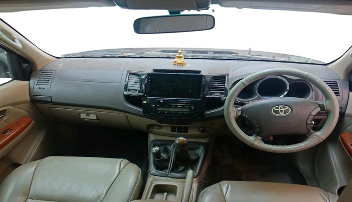 2011 Toyota Fortuner 3.0 4X4 MT, Diesel, Manual, 1,28,384 km, interior