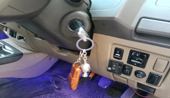 2011 Toyota Fortuner 3.0 4X4 MT, Diesel, Manual, 1,28,384 km, interior