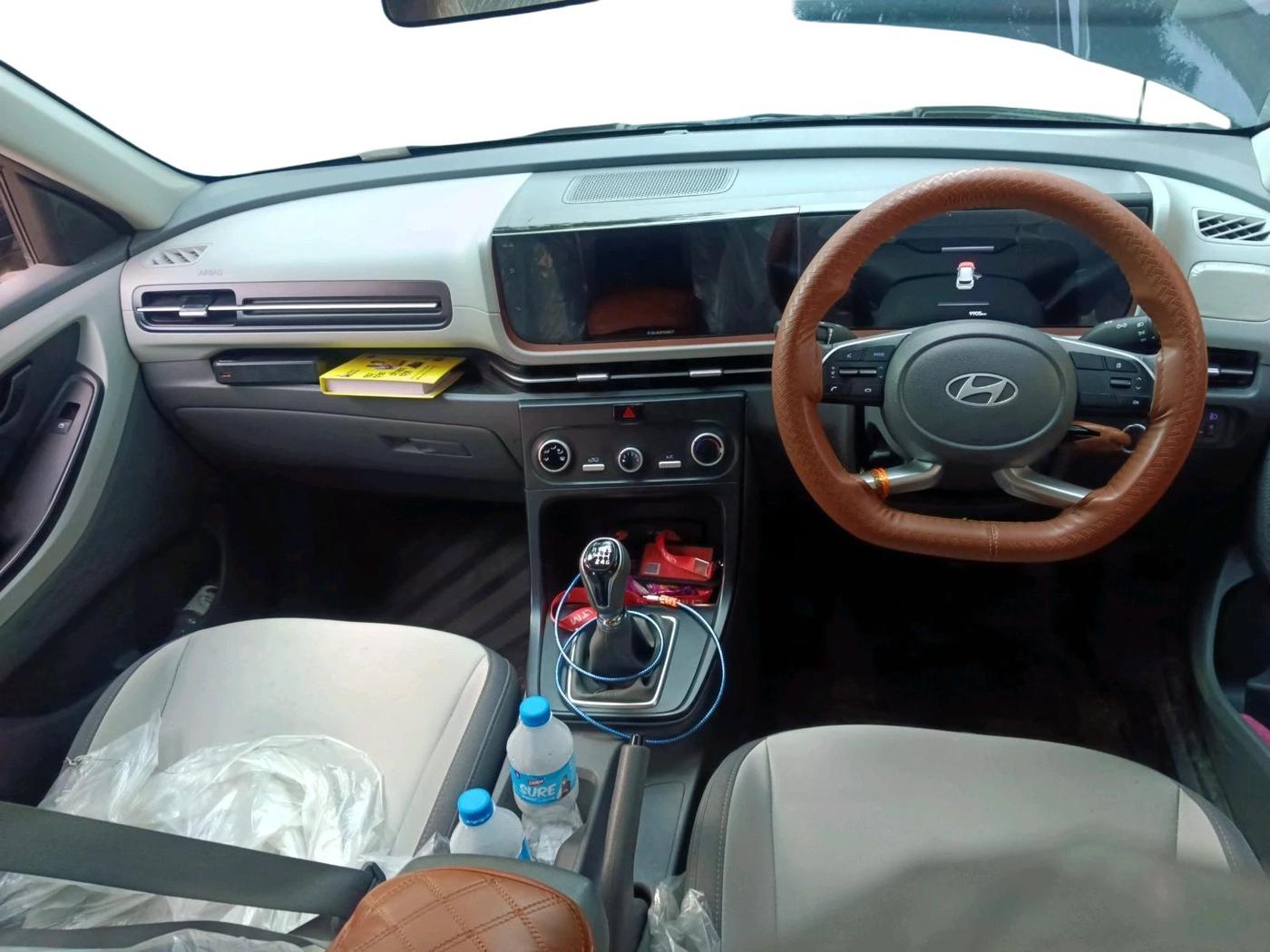 2025 Hyundai Creta E 1.5 PETROL, Petrol, Manual, 9,905 km, interior