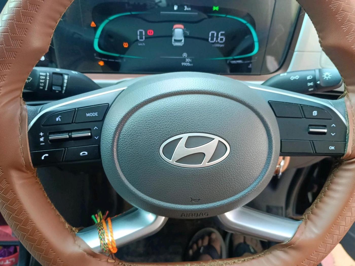 2025 Hyundai Creta E 1.5 PETROL, Petrol, Manual, 9,905 km, interior