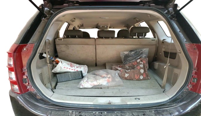 2017 Mahindra XUV500 W6, Diesel, Manual, 2,13,437 km, exterior