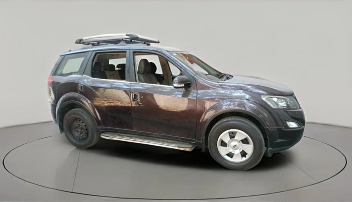 2017 Mahindra XUV500 W6, Diesel, Manual, 2,13,437 km, exterior