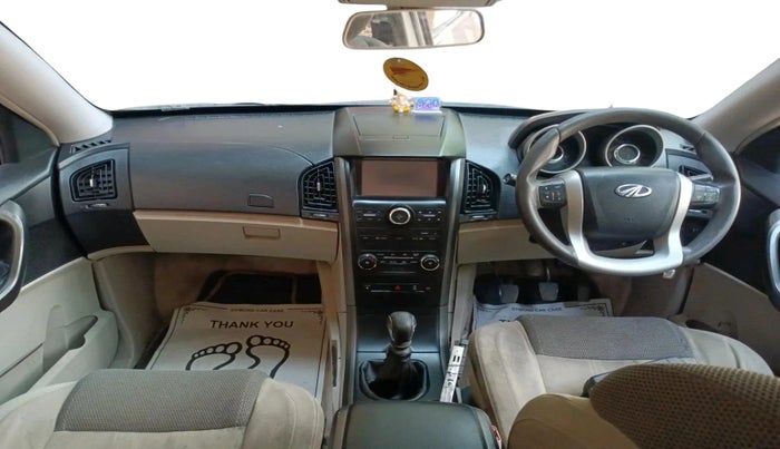 2017 Mahindra XUV500 W6, Diesel, Manual, 2,13,437 km, interior