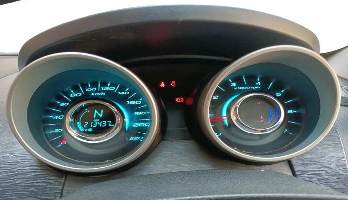 2017 Mahindra XUV500 W6, Diesel, Manual, 2,13,437 km, interior