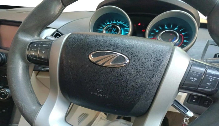 2017 Mahindra XUV500 W6, Diesel, Manual, 2,13,437 km, interior