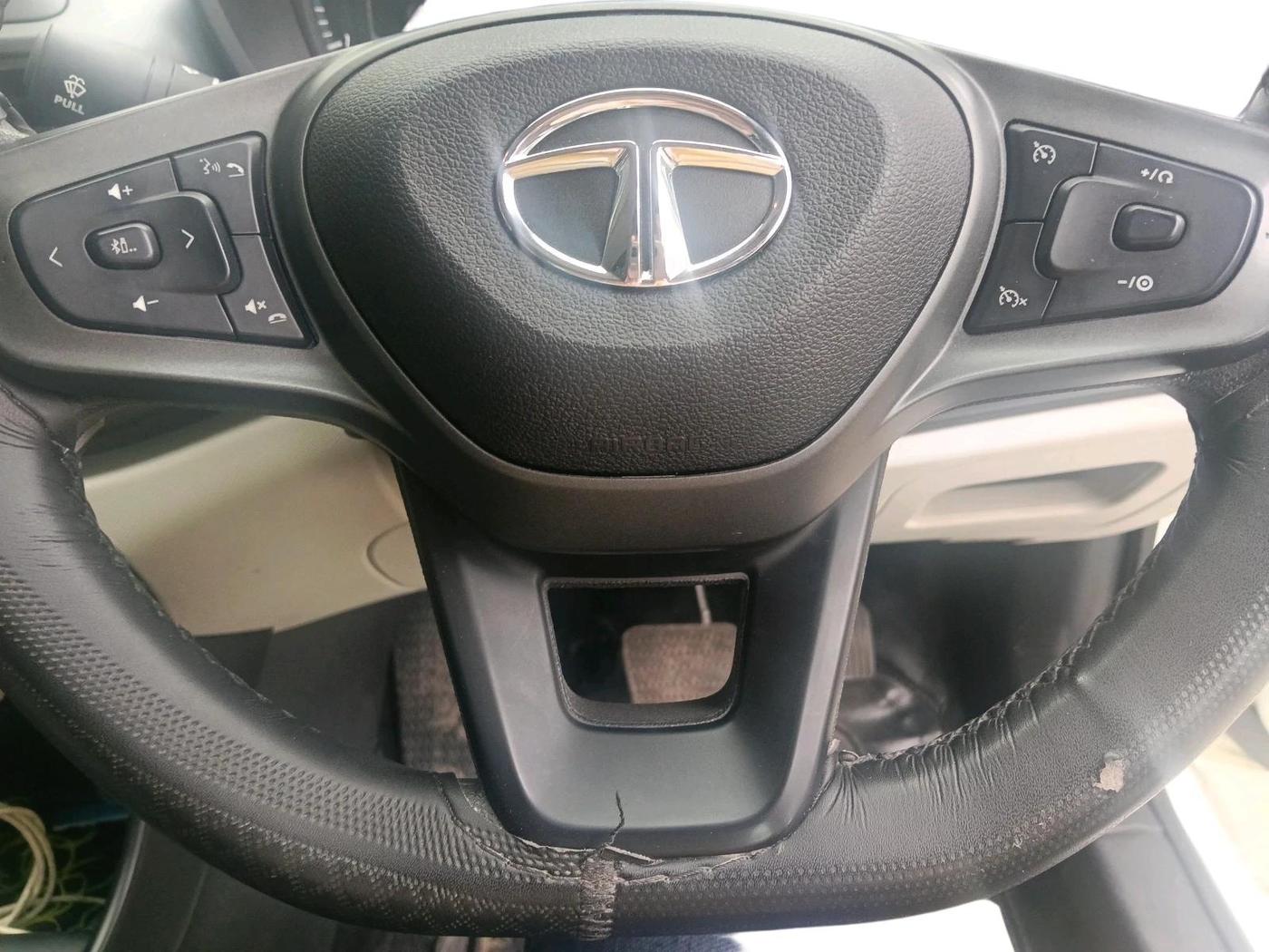 2023 Tata ALTROZ XTA, Petrol, Automatic, 29,372 km, interior