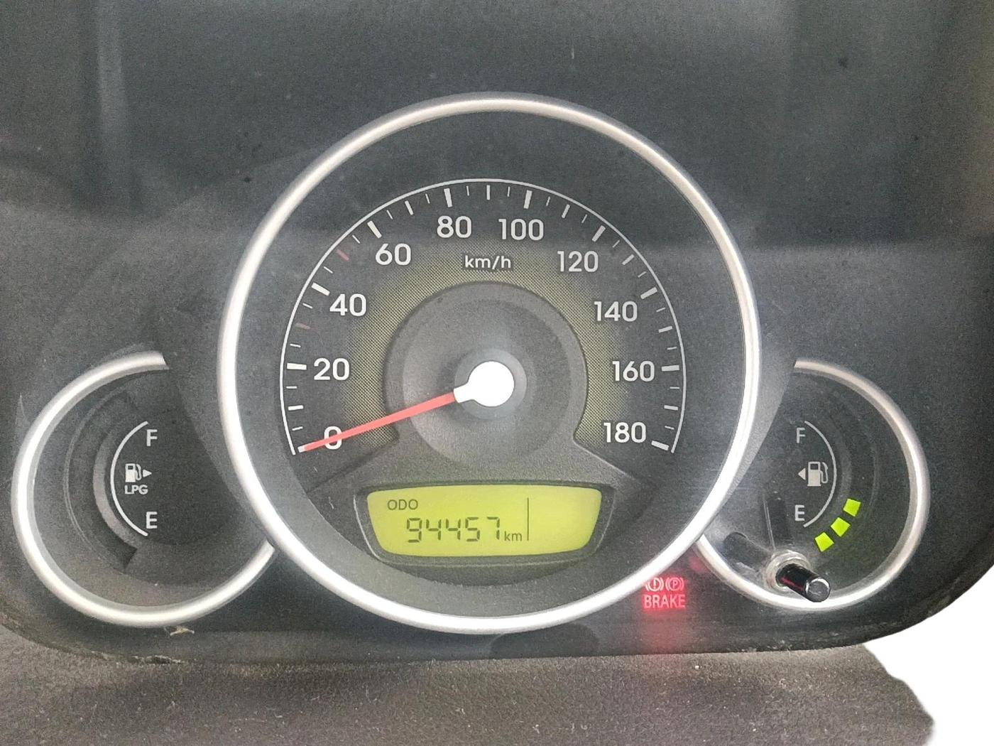 2016 Hyundai Eon MAGNA + LPG, Petrol, Manual, 94,457 km, interior