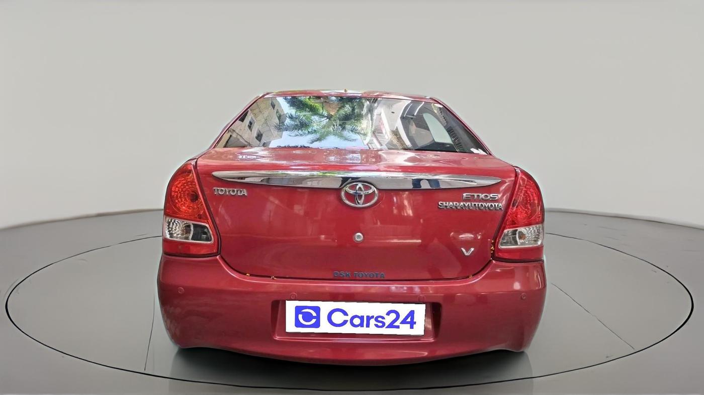 2011 Toyota Etios V, Petrol, Manual, 1,86,963 km, exterior