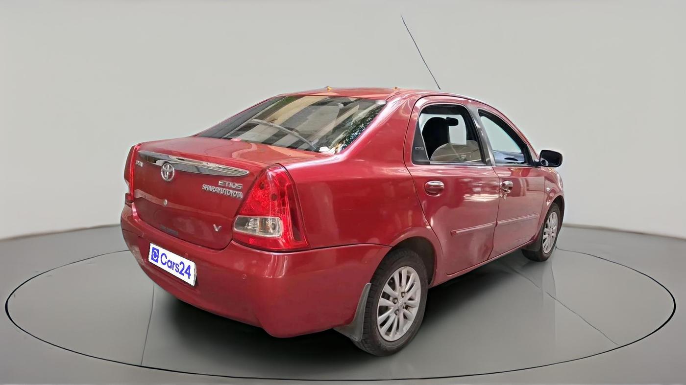 2011 Toyota Etios V, Petrol, Manual, 1,86,963 km, exterior