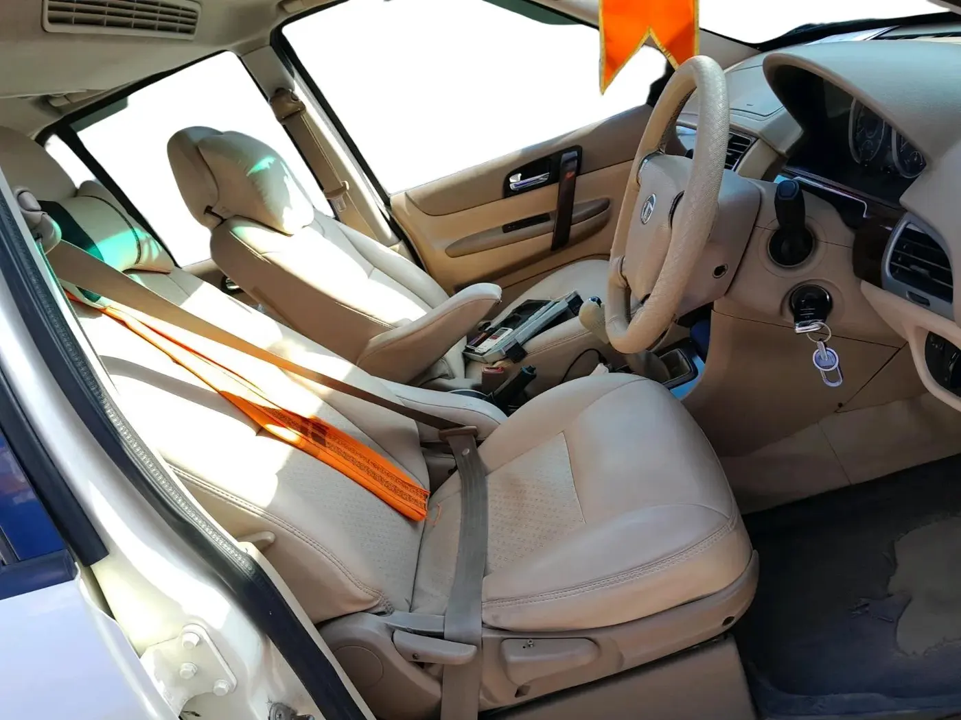 2014 Tata Safari Storme 2.2 VX 4X2, Diesel, Manual, 2,01,360 km, interior