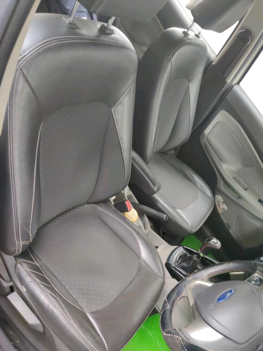 2015 Ford Ecosport TREND 1.5L DIESEL, Diesel, Manual, 1,30,150 km, interior